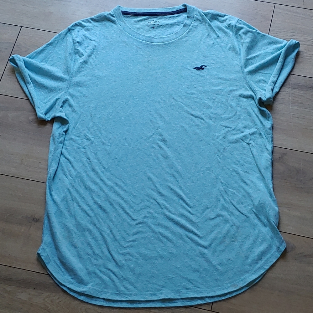 Hollister t-shirt